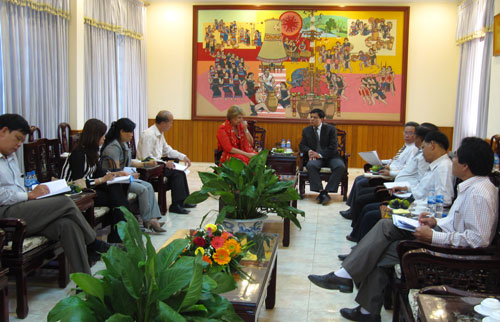 Đồng chí Nguyễn Đức Tuy - PCT UBND tỉnh tiếp bà Sylwander - Trưởng đại diện UNICEF tại Việt Nam